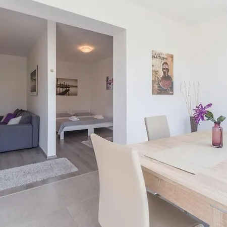 Ivni Novigrad Istria